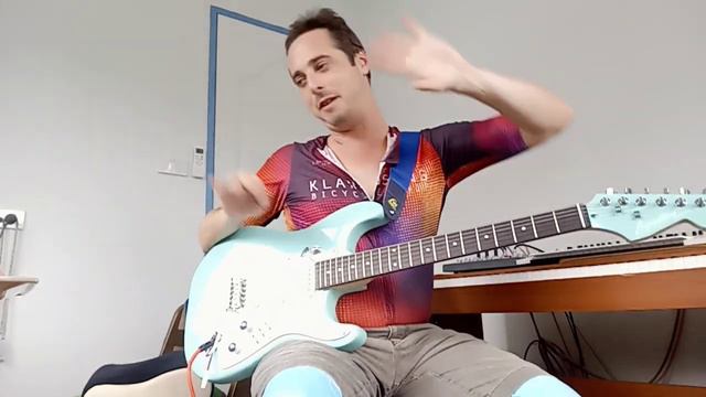 Brian May mod - Burns Trisonic pickups in a Fender Stratocaster style guitar. смотреть онлайн