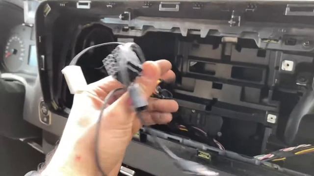 Mercedes Sprinter 2021+ как снять штатную магнитолу + Android смотреть онлайн
