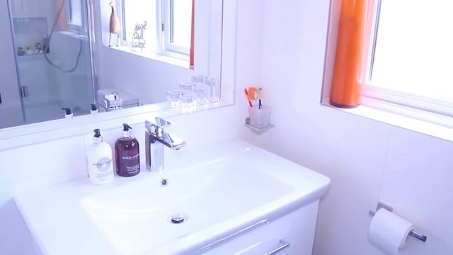 Before & After Small Bathroom Makeover смотреть онлайн
