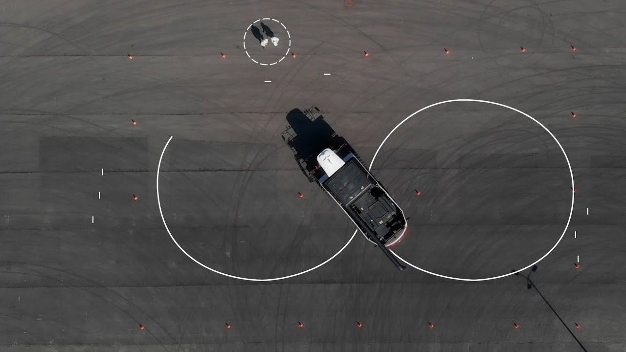 Комбайн сдает ЭКЗАМЕН в ГИБДД. РСМ Агротроник пилот 1.0. смотреть онлайн