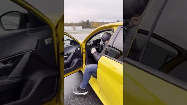 #peugeot208 - flotter Kleinwagen oder langweiliger Franzose? #Gelb geht immer? #peugeot208gt смотреть онлайн