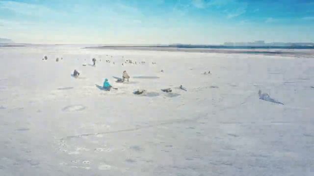 Зимняя рыбалка на корюшку стартовала в Усть-Камчатске смотреть онлайн