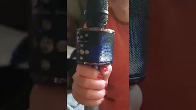 GLIME Wireless Karaoke Microphone bluetooth Portable Handheld LED Lights Review, Solidly Built Blue смотреть онлайн