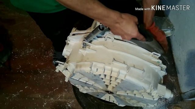 замена подшипников в стиральной машинке indesit IWSB 5105 смотреть онлайн