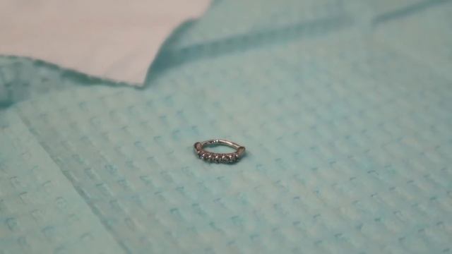 TWINS PAY FOR PIERCINGS WITH 10,000 PENNIES!!
