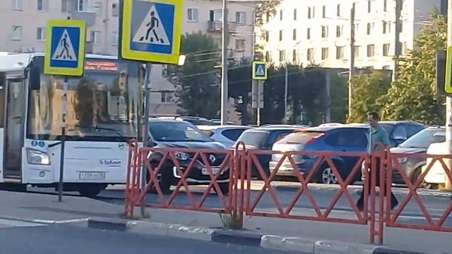 Движение автобусов и троллейбусов на вокзале Ярославль-Главный смотреть онлайн