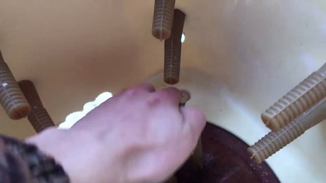 Перосъемная машина из старой стиралки для ощипывания обычных курей несушек и бройлеров. смотреть онлайн