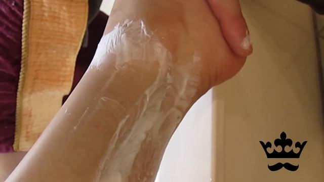 Ritual Shave: How to shave her legs with A Double Edge Safety Razor смотреть онлайн