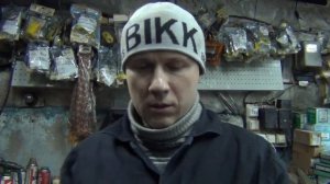 Mazda Premacy устанавливаем в штатное место салонный фильтр.