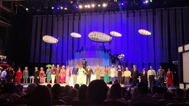 "Не можетбыть" Поклон артистов на спектакле в театре Российской Армии 31.12.2021г. смотреть онлайн