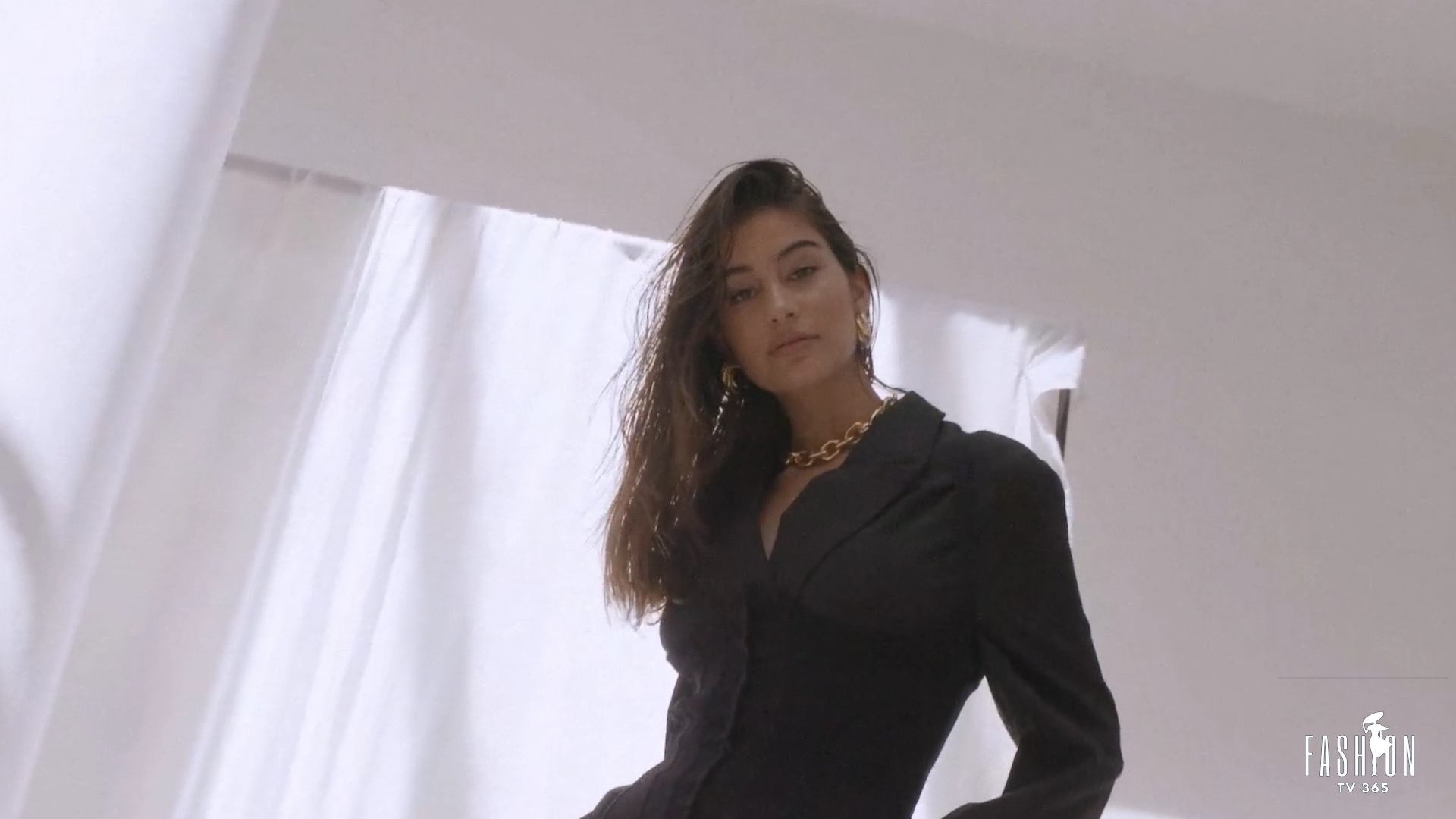 Модель Maria Rodrigues смотреть онлайн