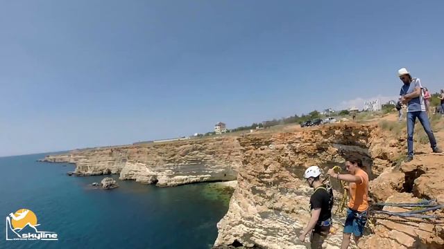 Костя мыс Фиолент Прыжки с верёвкой в Крыму с командой Skyline смотреть онлайн