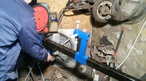 Закручиваю валюту и торсион. Самодельный станок для холодной ковки.
