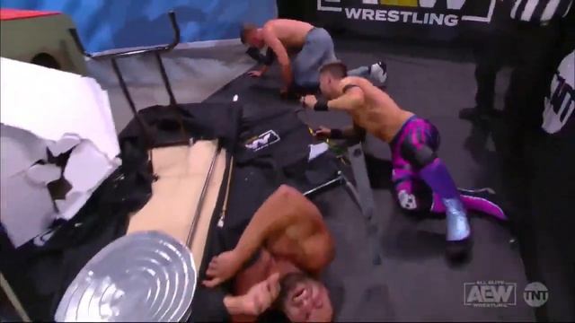 Arcade Anarchy Gets Crazy on AEW Dynamite смотреть онлайн