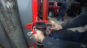 Замена Передних Стоек Каяба на Тойоту Короллу Е 120