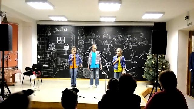 Булка с маслом, молодежный центр смотреть онлайн