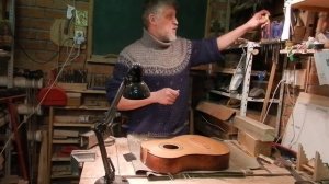 Приклейка гитарной подставки, ремонт подставки на гитаре.