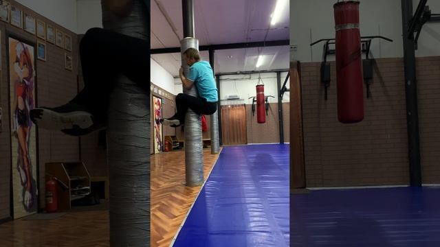 Держи столб, пока не упал! смотреть онлайн