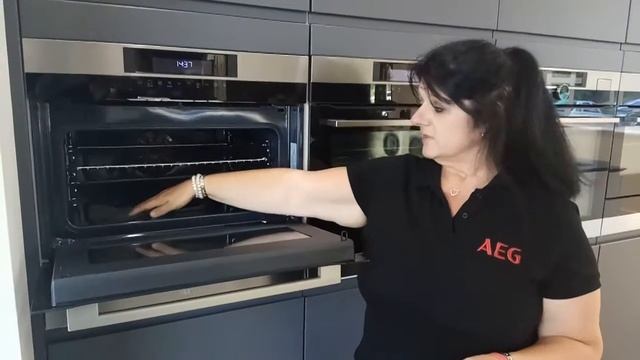 AEG / Electrolux / Zanussi - Cleaning an enamel oven liner - V1 0 смотреть онлайн