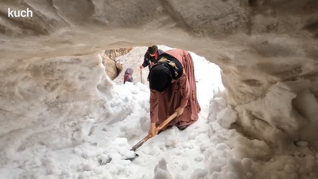 Nomad Life: Crafting A Snow House | Embracing Winter Survival Skills