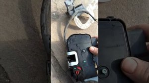 KIA Sportege 3 . Ремонт замка двери .