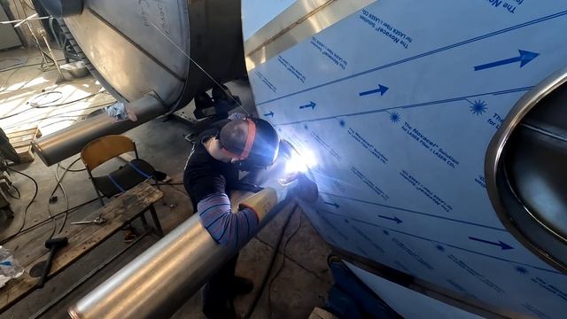 варим аргоном накладки для опор на ёмкость 20м³ смотреть онлайн