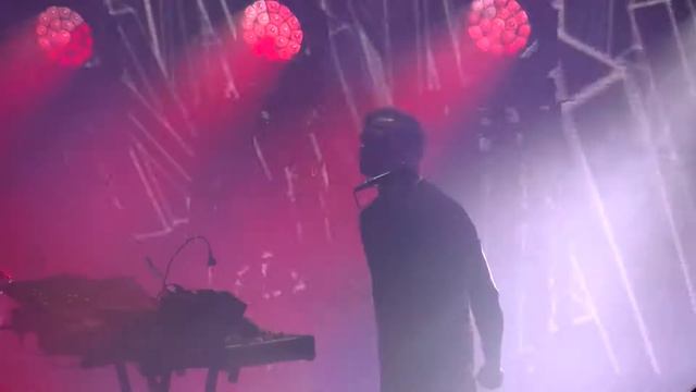 Dolphin - Надо (28.04.2018 клуб Космонавт) смотреть онлайн