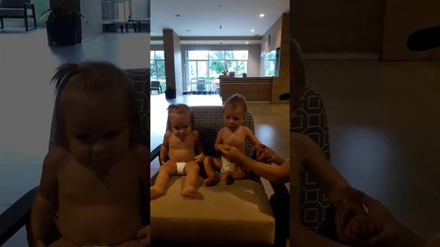 Последний ряд в кинотеатре никто не отменял смотреть онлайн