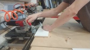 Присадка и сборка мебели на станках и шаблонах