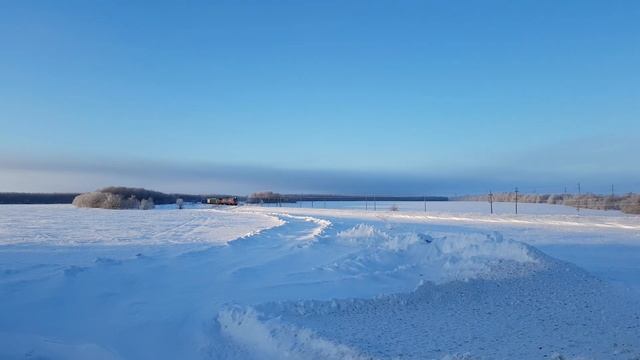Тепловоз 2ТЭ25КМ с грузовым поездом на перегоне Чагра - Разинский смотреть онлайн
