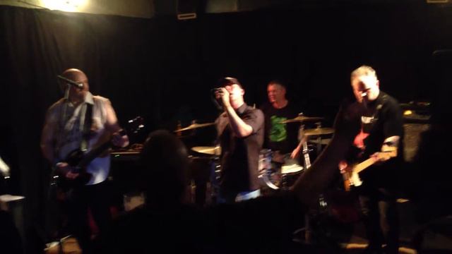 3 Minute Heroes - Sound of the Suburbs смотреть онлайн