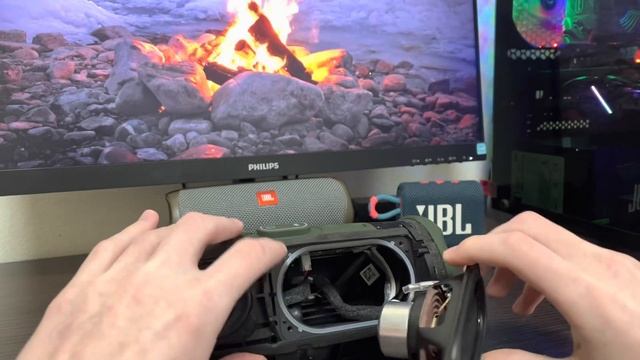 Снял динамик на JBL Charge 5 и включил музыку! смотреть онлайн