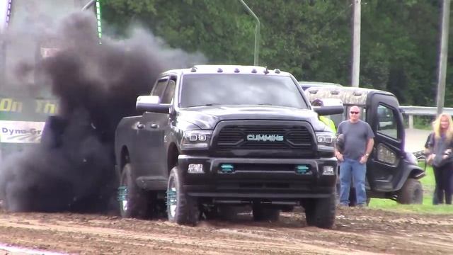 2022 Work Stock Diesel Truck Pulling! Matt Calland Memorial Truck Pull. Urbana, OH..mp4 смотреть онлайн