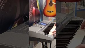 синтезатор YAMAHA PSR 1500. (ЗАЖГИТЕ СВЕЧИ)