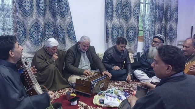 Roushith Choul Mai Yaar 💗 Kalaam 📖 Mahmood Gami (RA) 💗 Singer 🎹 Badshah смотреть онлайн