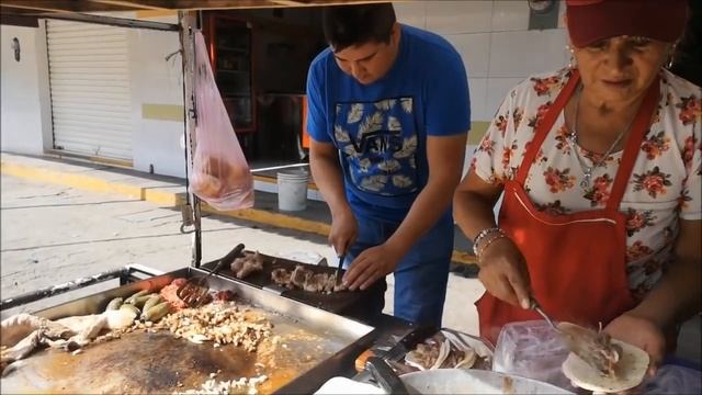 BEST Mexican Street Food TACOS - Tipping $100 Dollars - EXTREME Barbacoa Taco смотреть онлайн