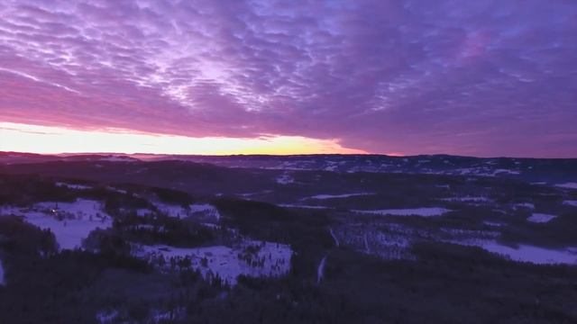 Красоты ночного звёздного неба и огни города смотреть онлайн