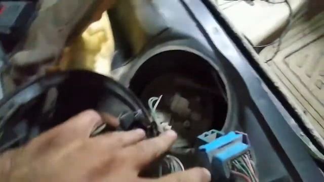 Reno Vel Satis 3.5 V6 benzin pompası değişimi ( fuel pump) смотреть онлайн