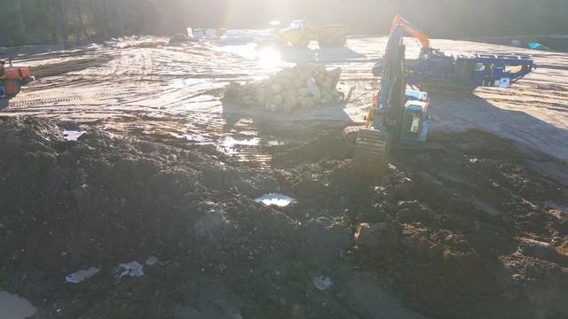 Residential Site Prep with a Volvo EC380E L смотреть онлайн