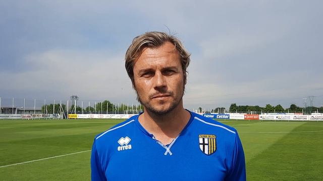 Primavera 2, Vigilia Semifinale Play Off Parma-Napoli. intervista a Mister Marco Veronese смотреть онлайн