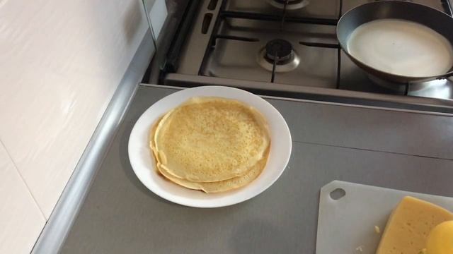 БЛИНЧИКИ с курицей и шампиньонами " Торбочка бедняка" / оригинально подать блины / празднично смотреть онлайн