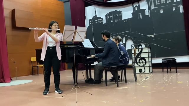 C. Stamitz - Concerto for Flute Koha e III-te , Adea Shllaku- Flaut смотреть онлайн