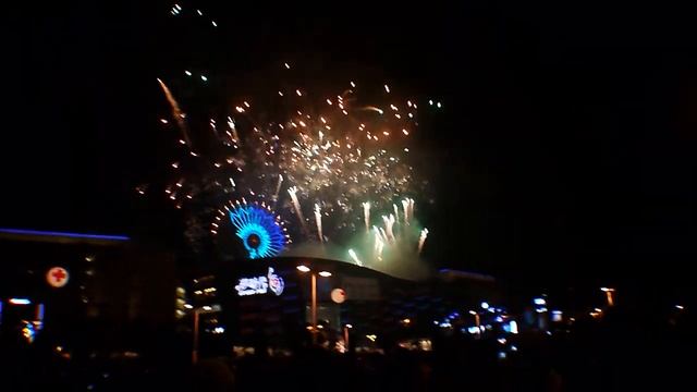 Panasonic G2 & 14-42mm video test 高雄夢時代煙火.MTS смотреть онлайн