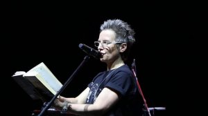 Светлана Сурганова читает свои стихи