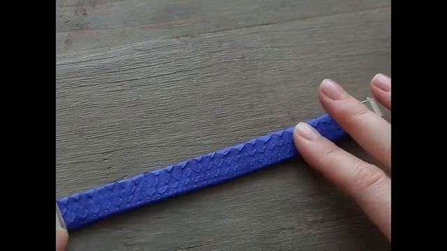 Браслет из кожи питона за 15 секунд ;) смотреть онлайн