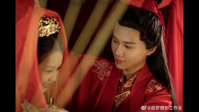 Ли Юй - стихи о любви из сборника повестей "12 башен" смотреть онлайн