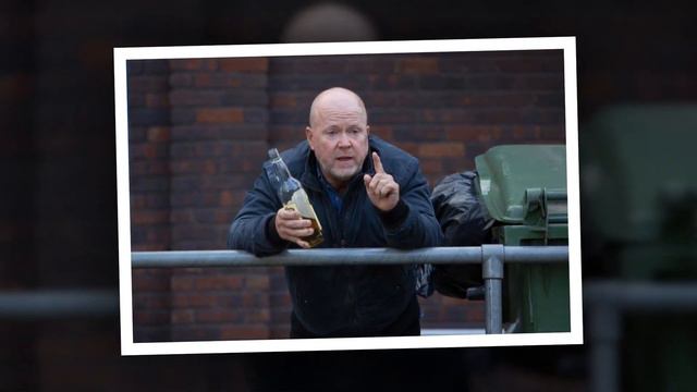 "EastEnders Christmas Chaos: Phil Mitchell Steals the Spotlight at Sharon's Wedding! 🎄💍" смотреть онлайн