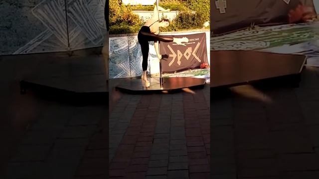 Красивая танца(2) смотреть онлайн