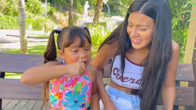 FIZ ELA PROVAR DOCES QUE NUNCA COMEU!!! *olha isso* 😱😂 смотреть онлайн