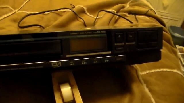 Vintage 1986 Hitachi DA-500 CD player смотреть онлайн